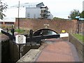 SJ9100 : Birmingham Canal - Wolverhampton Lock 10 and Fox's Lane Bridge by John M