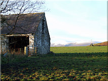 NH5057 : Barn near Knockfarrel by sylvia duckworth