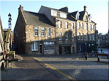 NT0077 : 'The Cross', Linlithgow by Stanley Howe