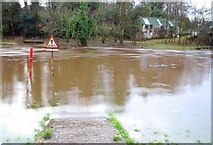 J1644 : The River Bann in flood (1) by Albert Bridge