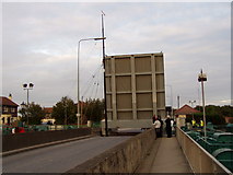 SE9721 : Lifting Bridge at Ferriby Sluice by scillystuff