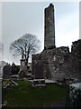 O0482 : Round tower, Monasterboice by Peter Gumbrell