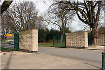 TA1230 : Gateway to East Park, Hull by Peter Church