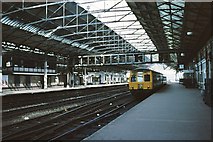SE1416 : Huddersfield station platforms 1979 by Peter Whatley