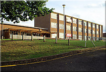 SU8769 : Bracknell & Wokingham College, Sandy Lane by Pierre Terre