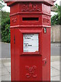 Penfold postbox, Parkhill Road - royal cipher and crest