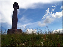 G7857 : Cross at An Tulachan by louise price