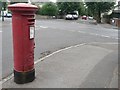 Iford: postbox № BH6 275, Exton Road