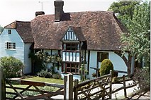 TQ7140 : Old timbered house at Capel Cross, Horsmonden by D Gore