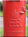 Edward VIII postbox, Tolmers Road - royal cipher