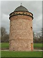NS6662 : The Daldowie Doocot by Lairich Rig