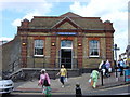 Upton Park tube station, Queen