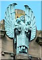 NS4863 : Statue on top of the Russell Institute by Lairich Rig